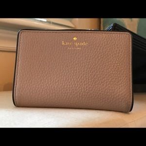 Kate Spade ♠️ Tan  black trim small wallet